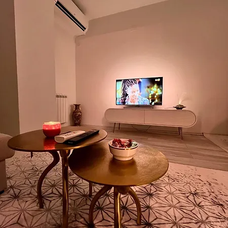 Mor Maison City-center Few Free Private Parking Apartment *