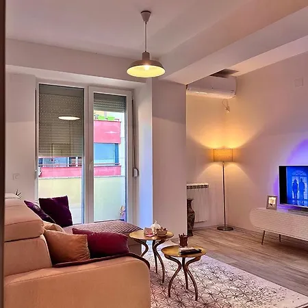 Mor Maison City-center Few Free Private Parking Apartment *